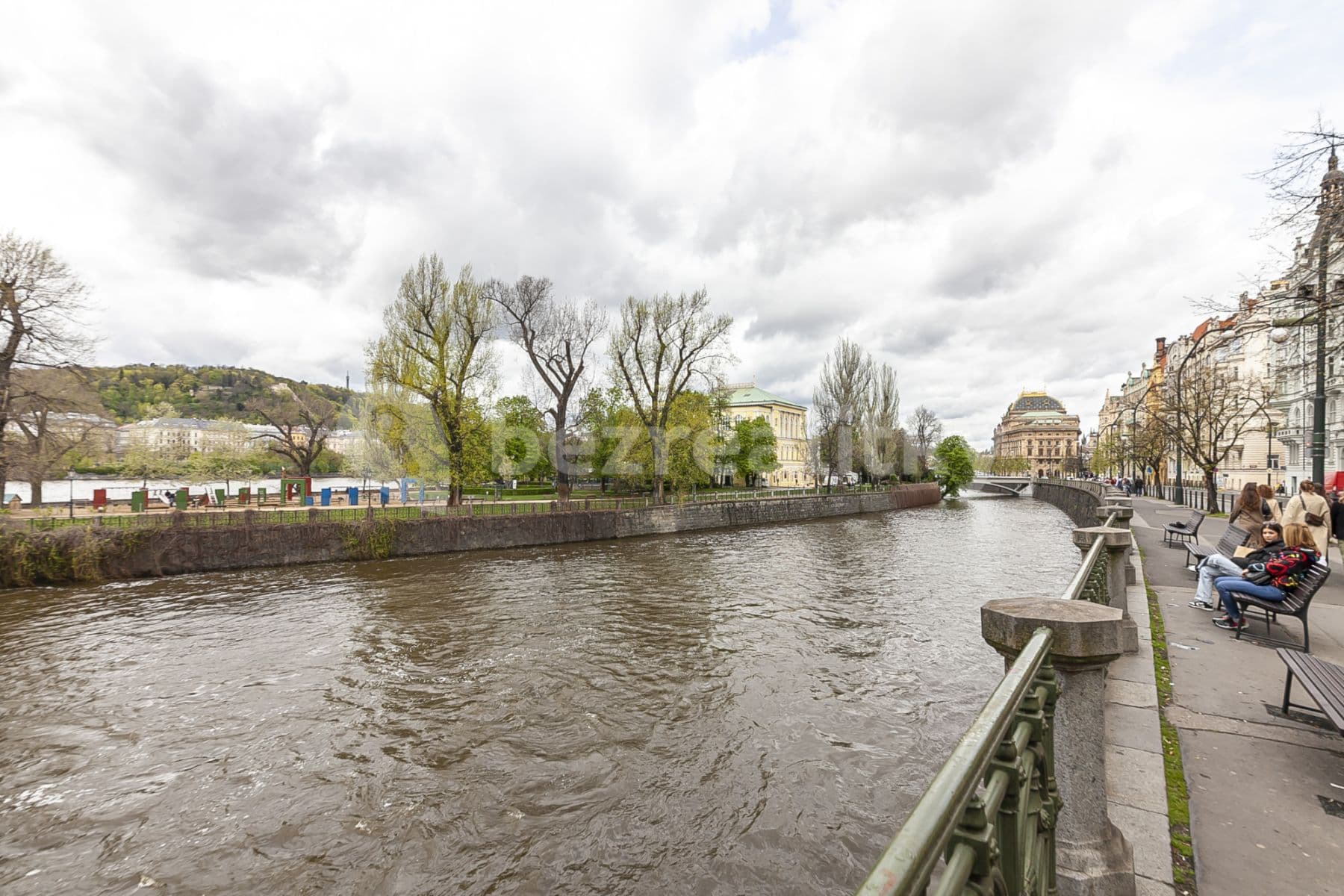 flat to rent, 105 m², Masarykovo nábřeží, Prague, Prague