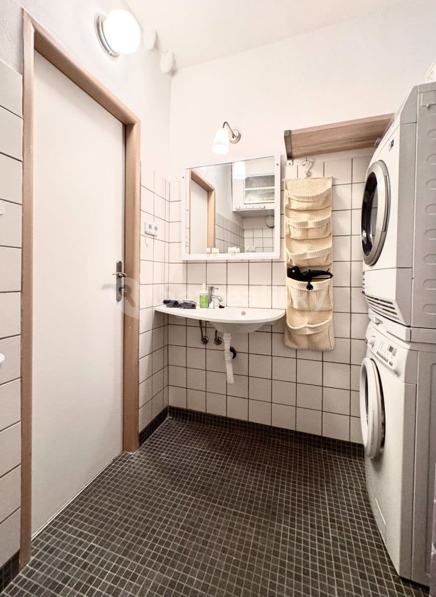 flat to rent, 35 m², Na Okraji, Prague, Prague