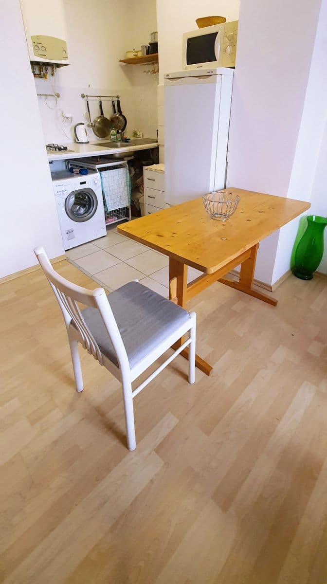 flat to rent, 38 m², Počátecká, Prague, Prague