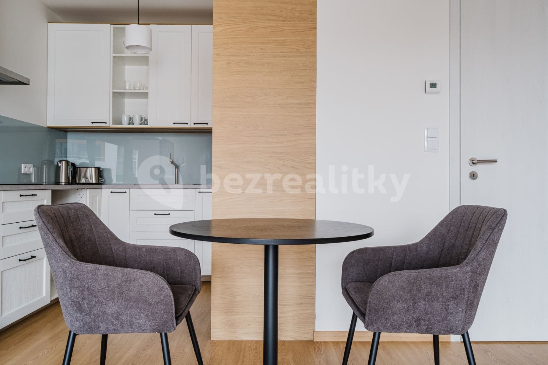 flat to rent, 44 m², Drahňovická, Prague, Prague