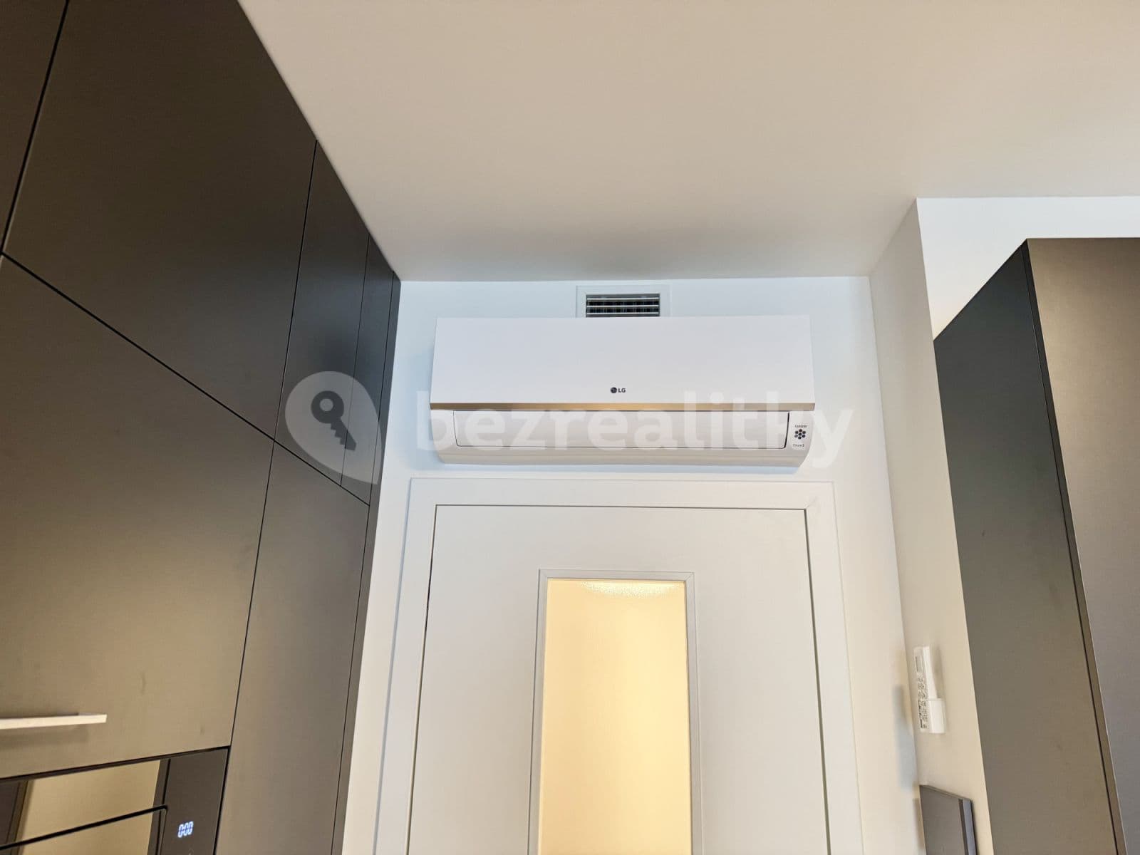 flat to rent, 36 m², Tetauerova, Prague, Prague