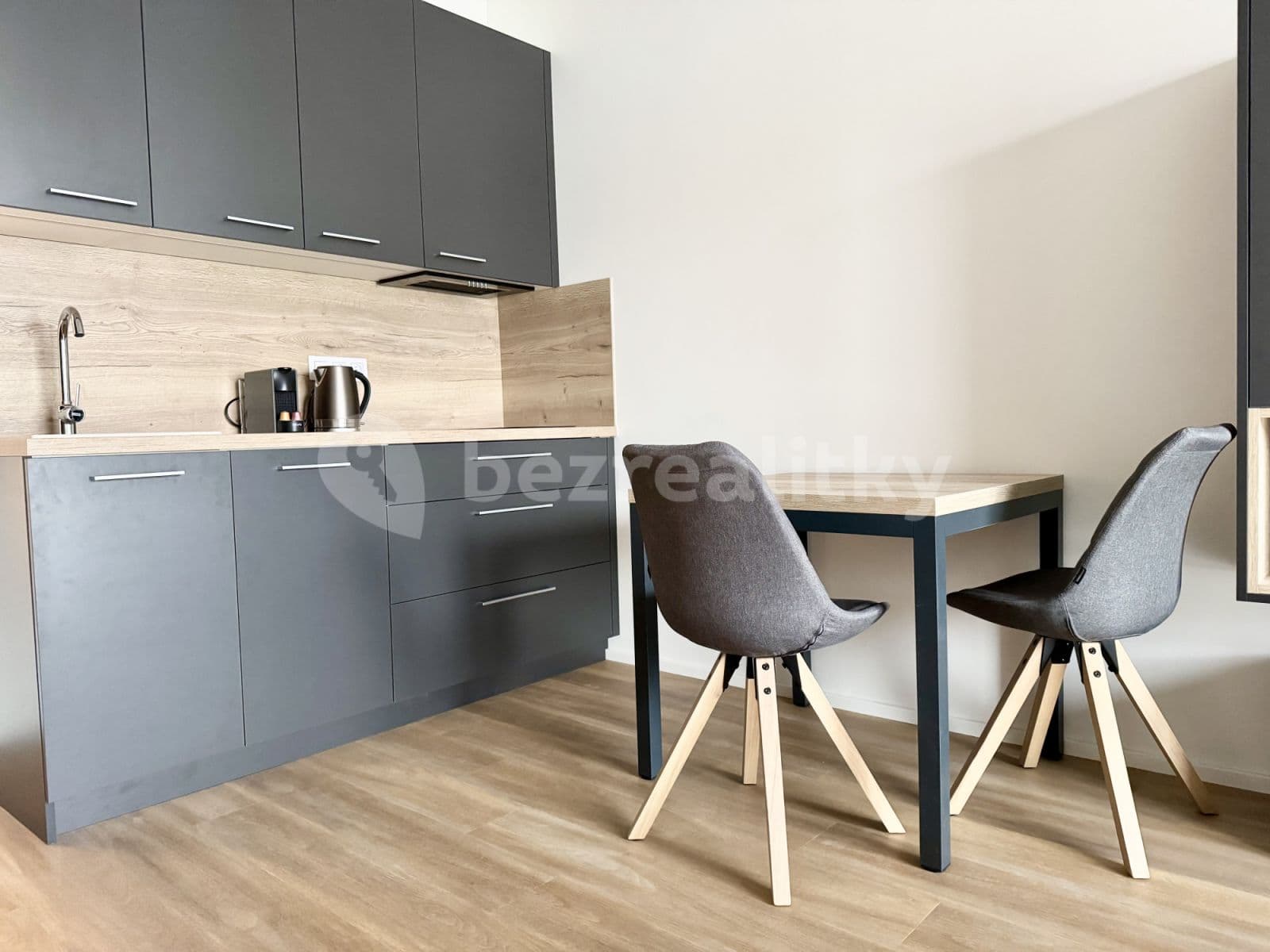 flat to rent, 36 m², Tetauerova, Prague, Prague
