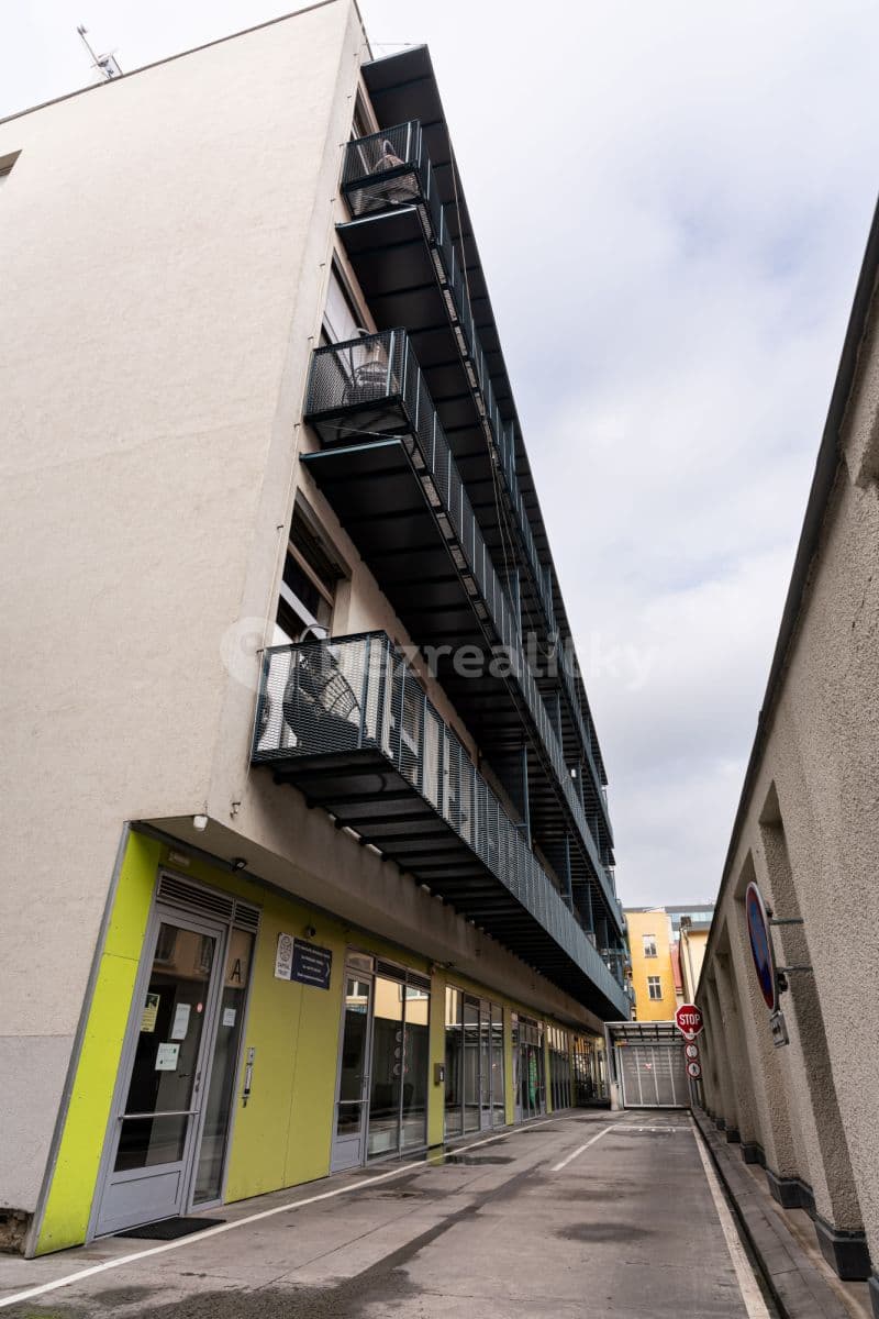 flat to rent, 70 m², Křižíkova, Prague, Prague