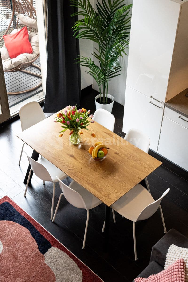 flat to rent, 70 m², Křižíkova, Prague, Prague