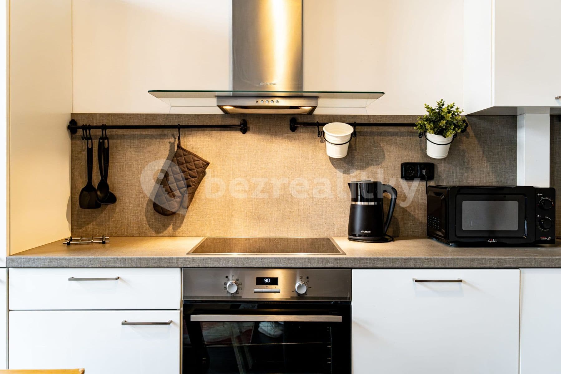 flat to rent, 70 m², Křižíkova, Prague, Prague