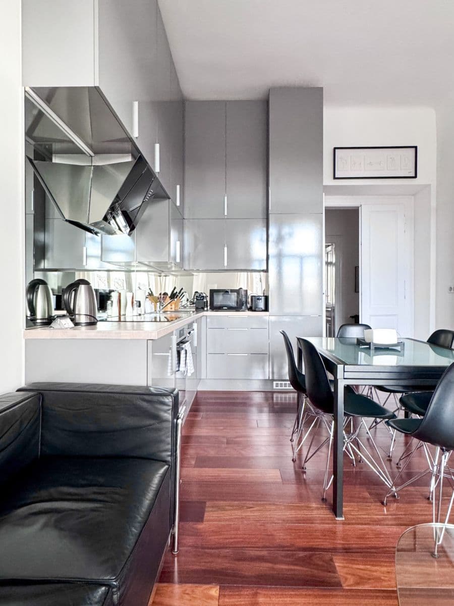 flat to rent, 80 m², Masarykovo nábřeží, Prague, Prague