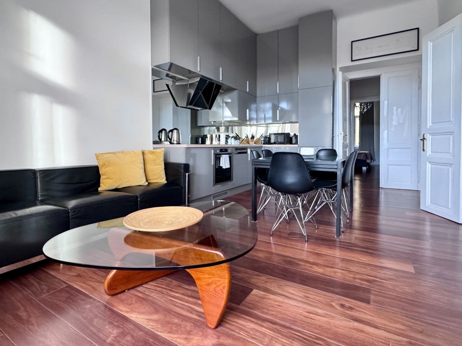 flat to rent, 80 m², Masarykovo nábřeží, Prague, Prague