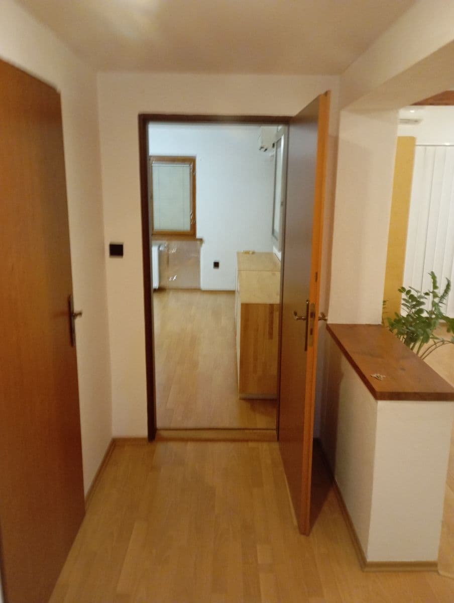 flat to rent, 120 m², Sološnícka b, Karlova Ves, Bratislavský Region