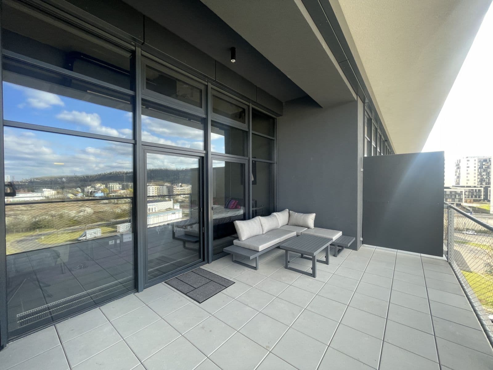 flat to rent, 65 m², Československého exilu, Prague, Prague