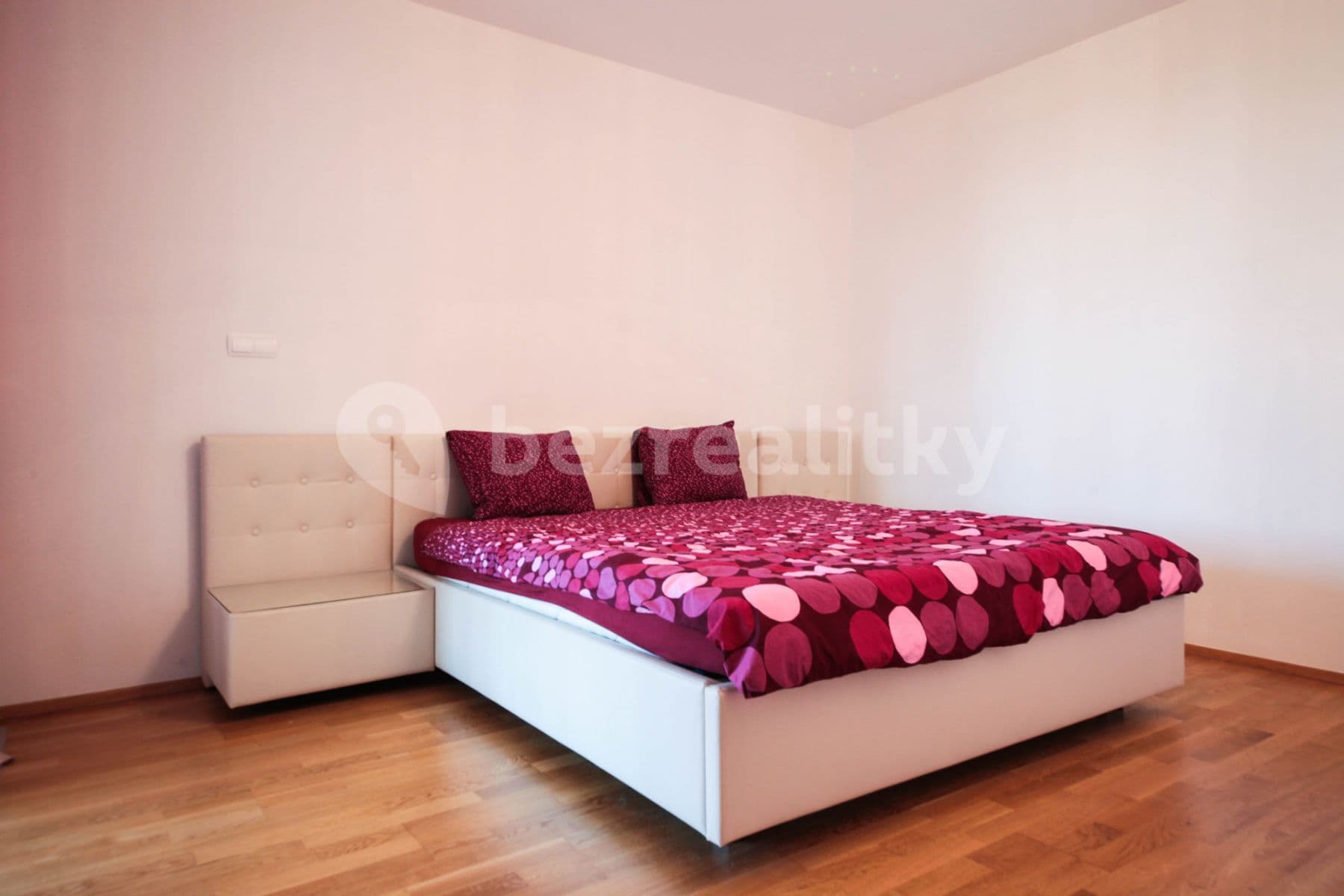 flat to rent, 100 m², Ke Kapslovně, Prague, Prague