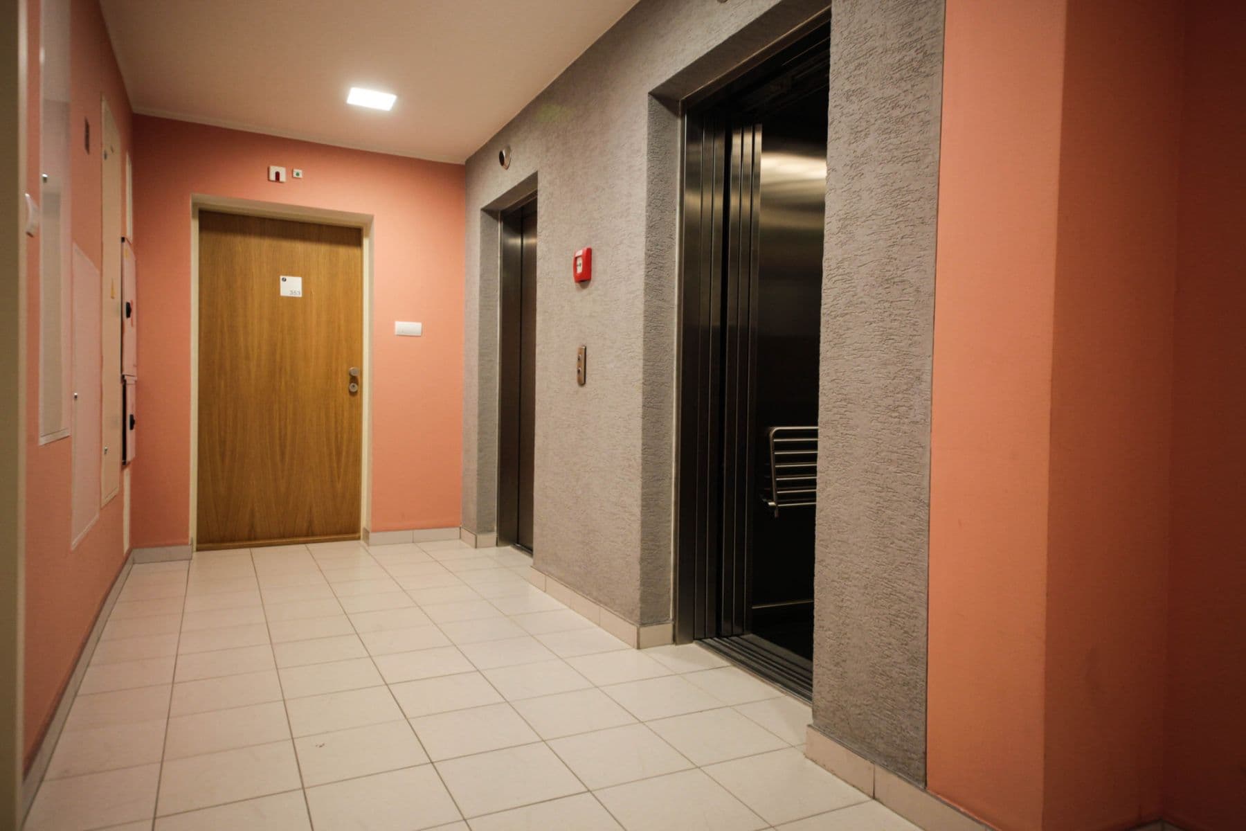 flat to rent, 100 m², Ke Kapslovně, Prague, Prague