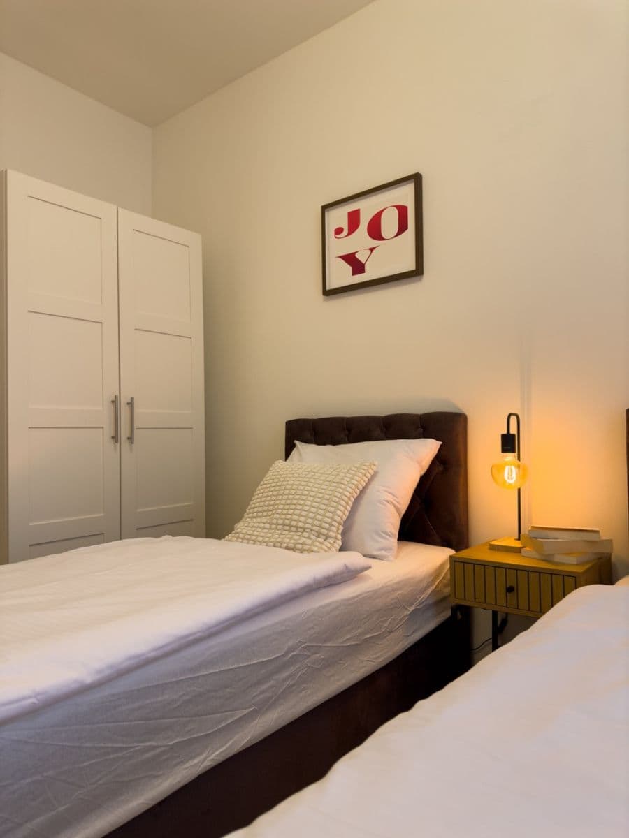 flat to rent, 100 m², Londýnská, Prague, Prague