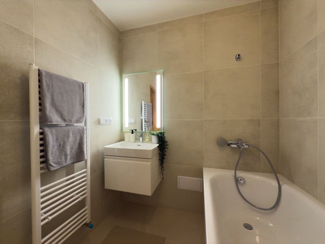 flat to rent, 100 m², Londýnská, Prague, Prague