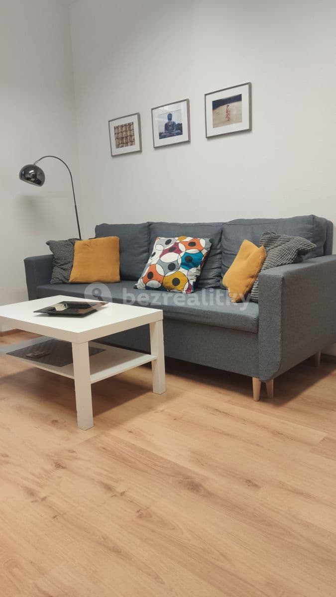 flat to rent, 35 m², Dvacátého osmého pluku, Prague, Prague