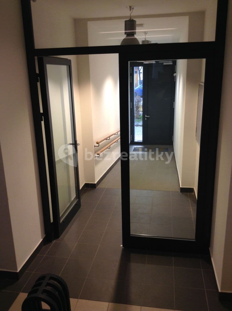 flat to rent, 35 m², Dvacátého osmého pluku, Prague, Prague