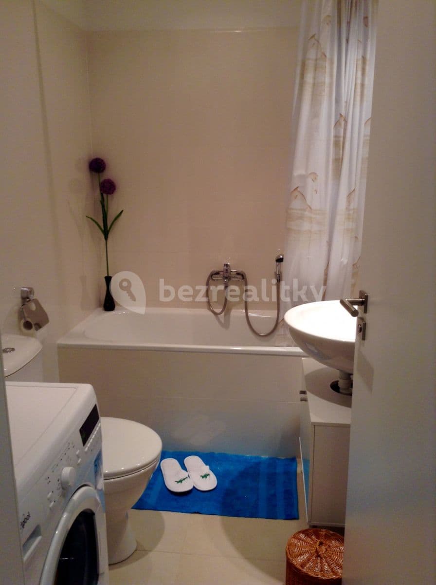 flat to rent, 35 m², Dvacátého osmého pluku, Prague, Prague