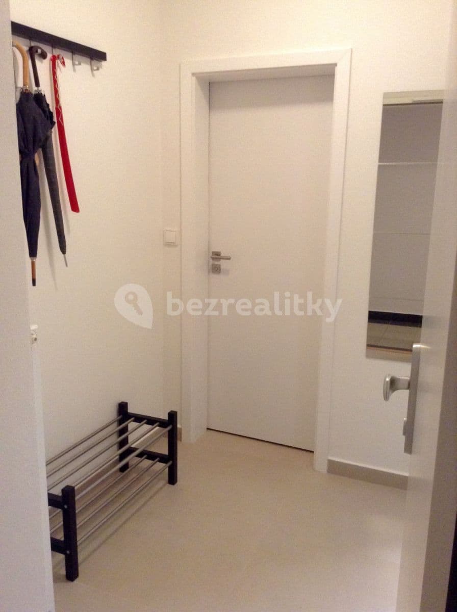 flat to rent, 35 m², Dvacátého osmého pluku, Prague, Prague