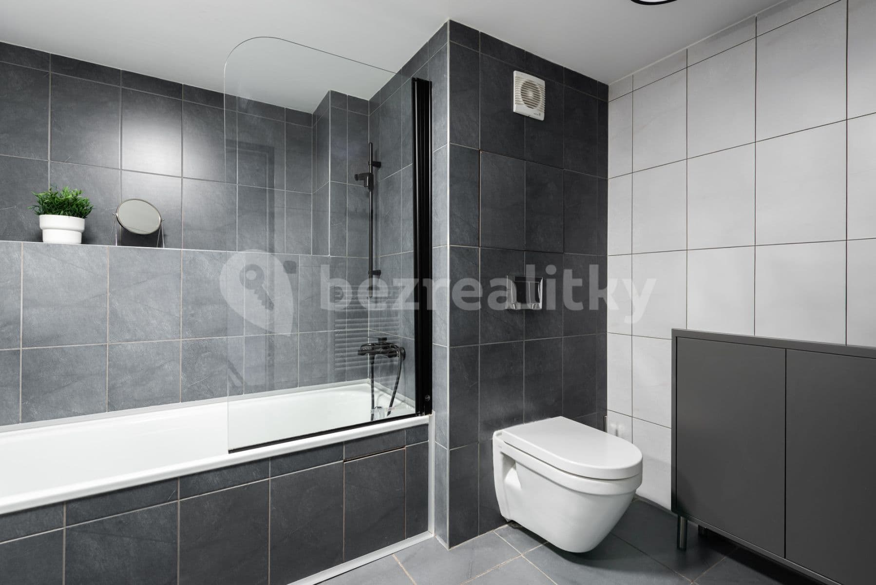 flat to rent, 72 m², Křižíkova, Prague, Prague