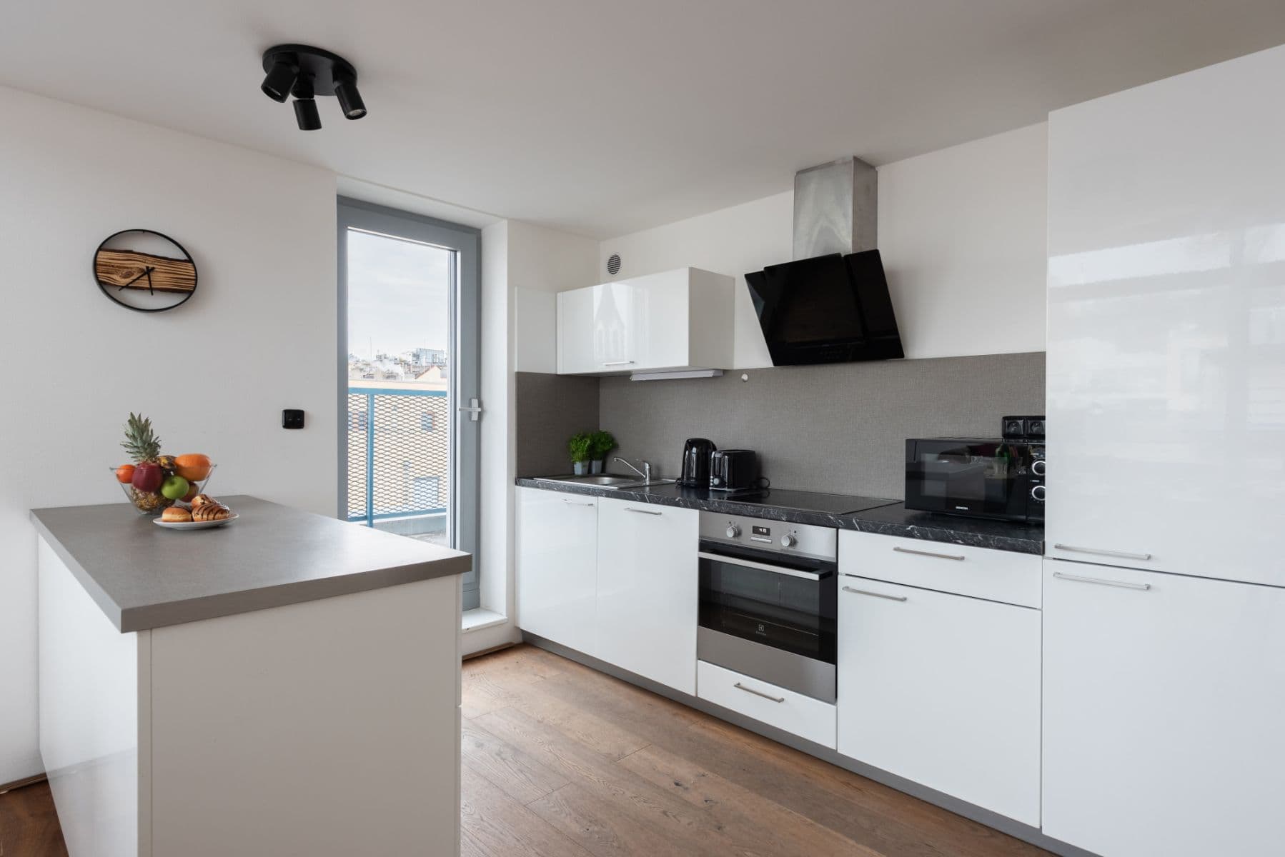 flat to rent, 150 m², Křižíkova, Prague, Prague