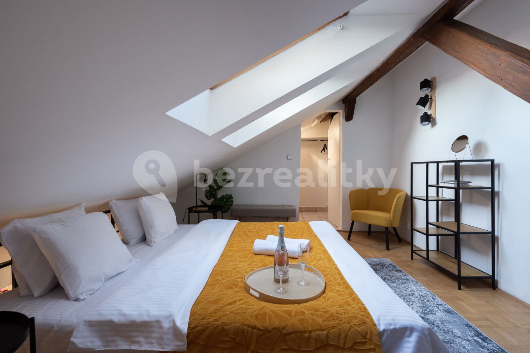 flat to rent, 70 m², Řeznická, Prague, Prague