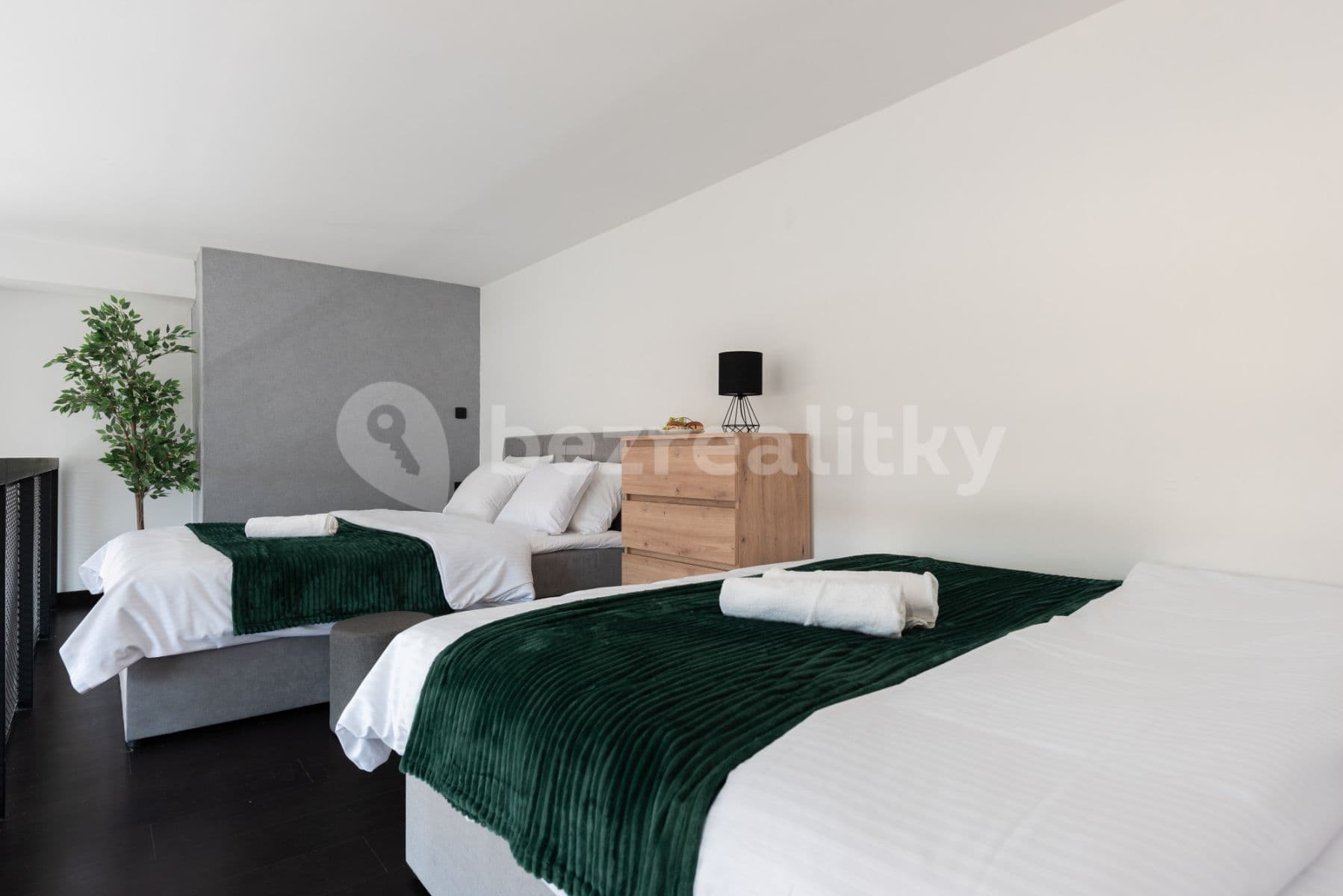 flat to rent, 72 m², Křižíkova, Prague, Prague
