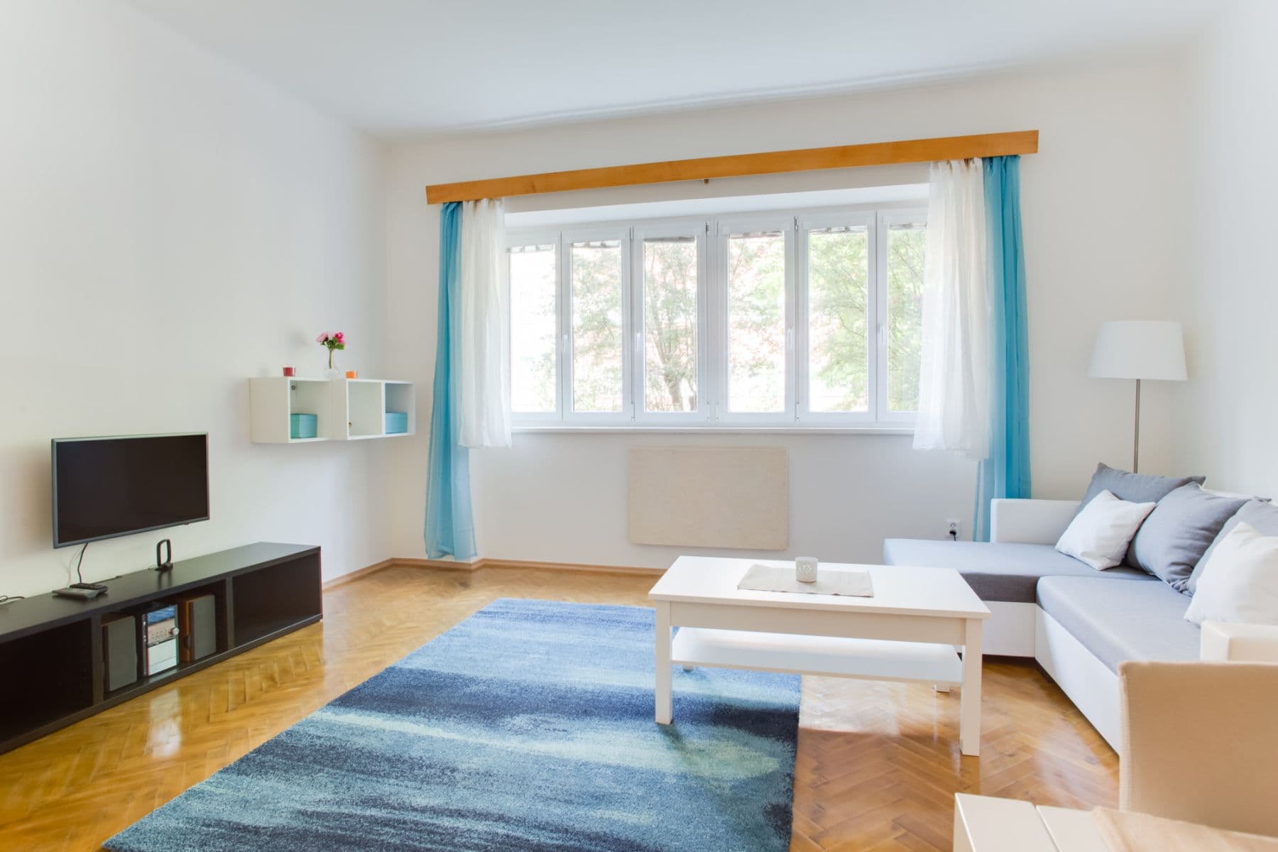 flat to rent, 56 m², U Družstva Život, Prague, Prague