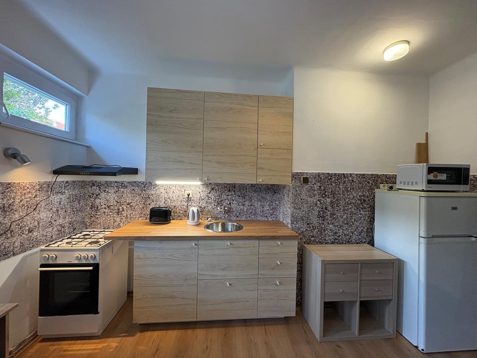 flat to rent, 40 m², Humpolecká, Prague, Prague