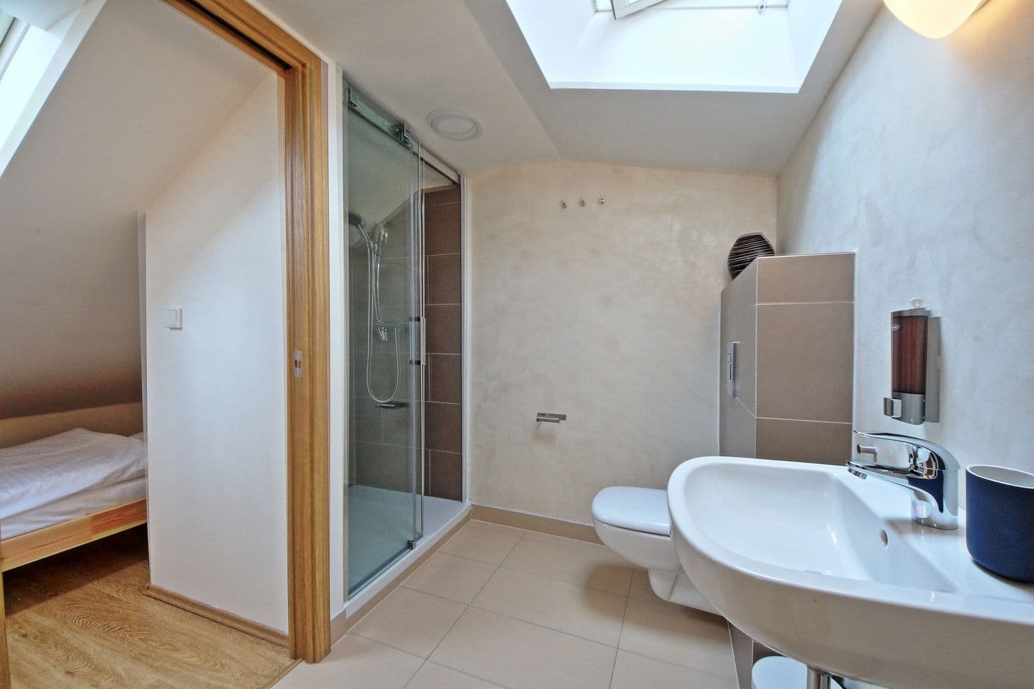 flat to rent, 110 m², Na Bojišti, Prague, Prague