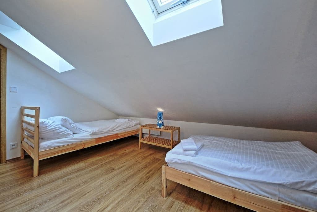 flat to rent, 110 m², Na Bojišti, Prague, Prague