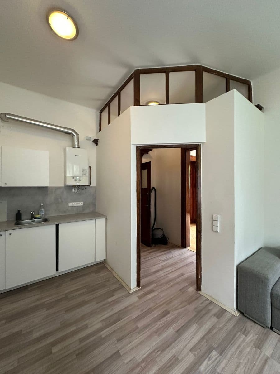 flat to rent, 78 m², náměstí Tomáše Garrigue Masaryka, Poděbrady, Středočeský Region