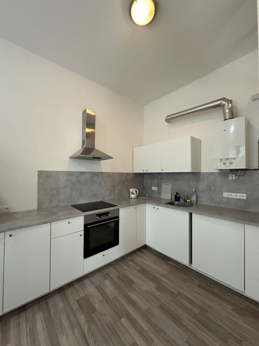 flat to rent, 78 m², náměstí Tomáše Garrigue Masaryka, Poděbrady, Středočeský Region