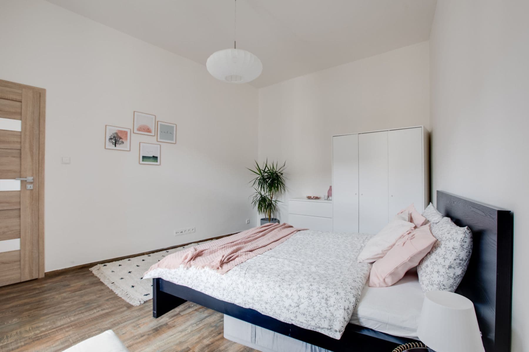 flat to rent, 72 m², U Akademie, Prague, Prague