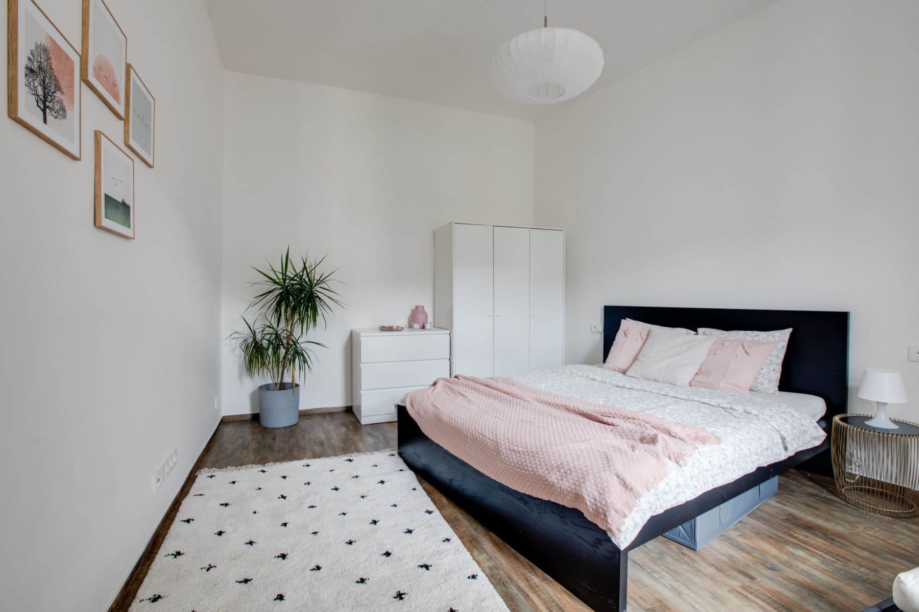 flat to rent, 72 m², U Akademie, Prague, Prague