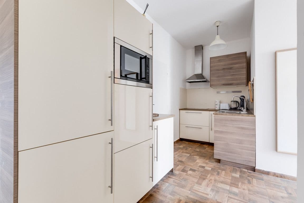 flat to rent, 90 m², Lublaňská, Prague, Prague