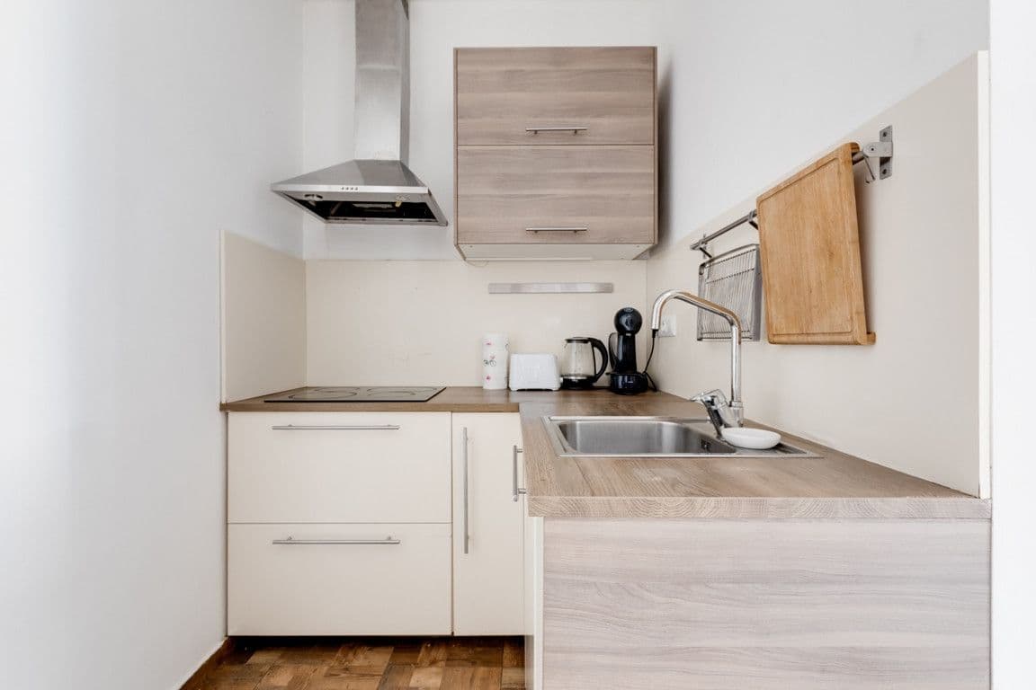 flat to rent, 90 m², Lublaňská, Prague, Prague