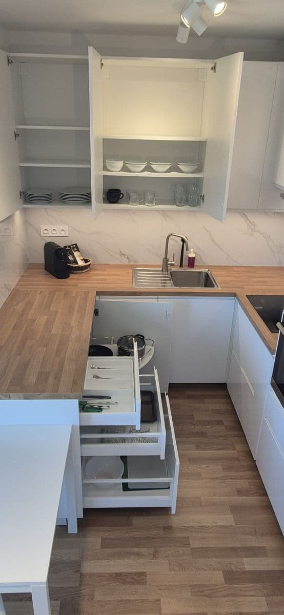 flat to rent, 45 m², Zvěřinova, Prague, Prague