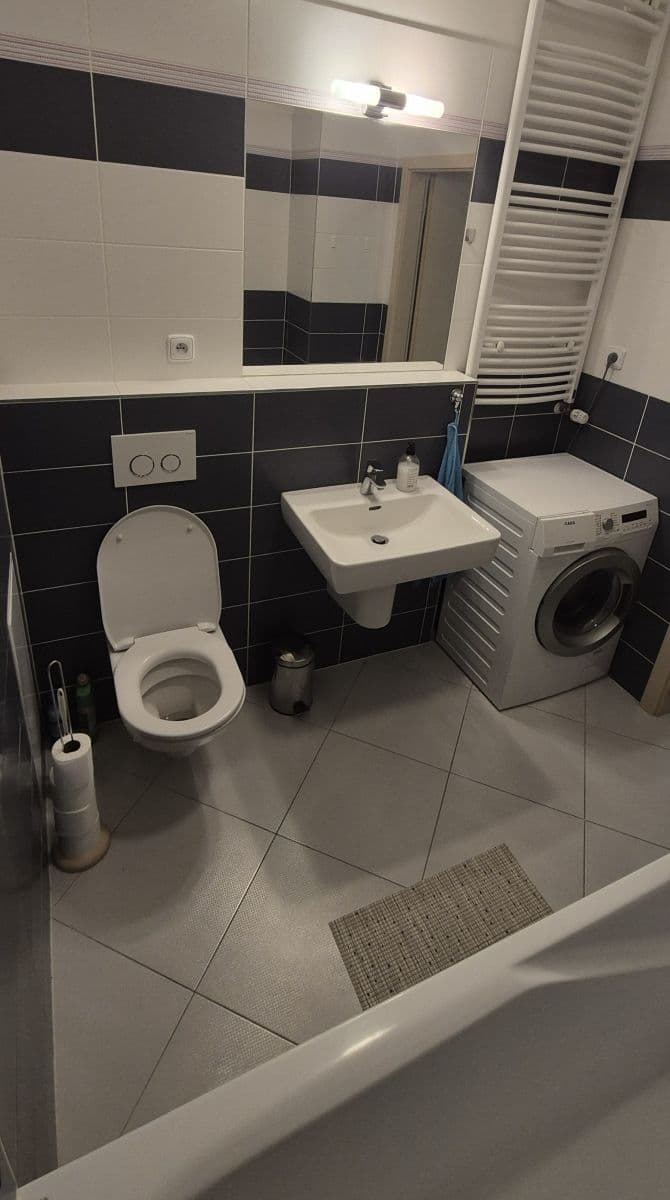 flat to rent, 52 m², Pod Harfou, Prague, Prague