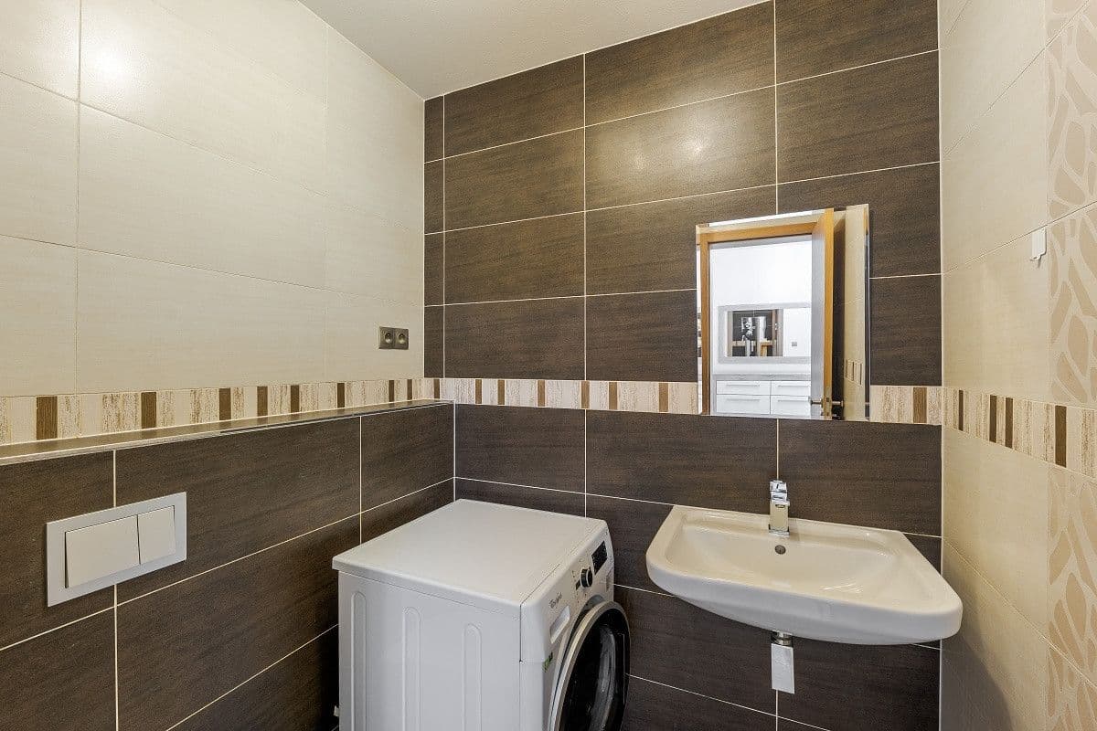 flat to rent, 49 m², U Okrouhlíku c, Prague, Prague