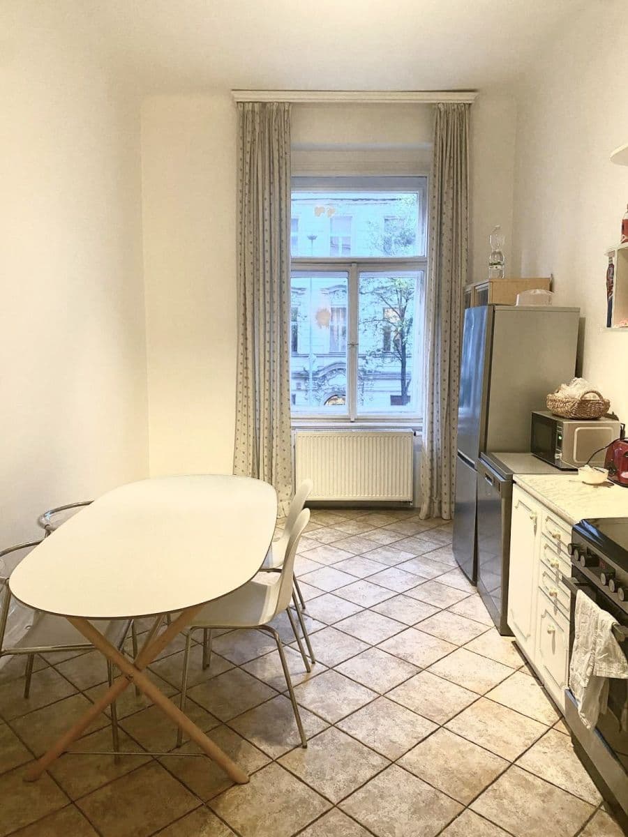 flat to rent, 150 m², Korunní, Prague, Prague