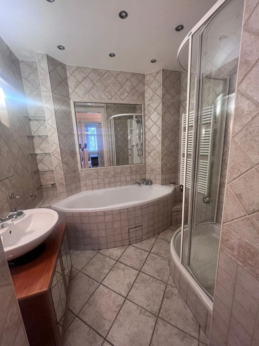 flat to rent, 150 m², Korunní, Prague, Prague
