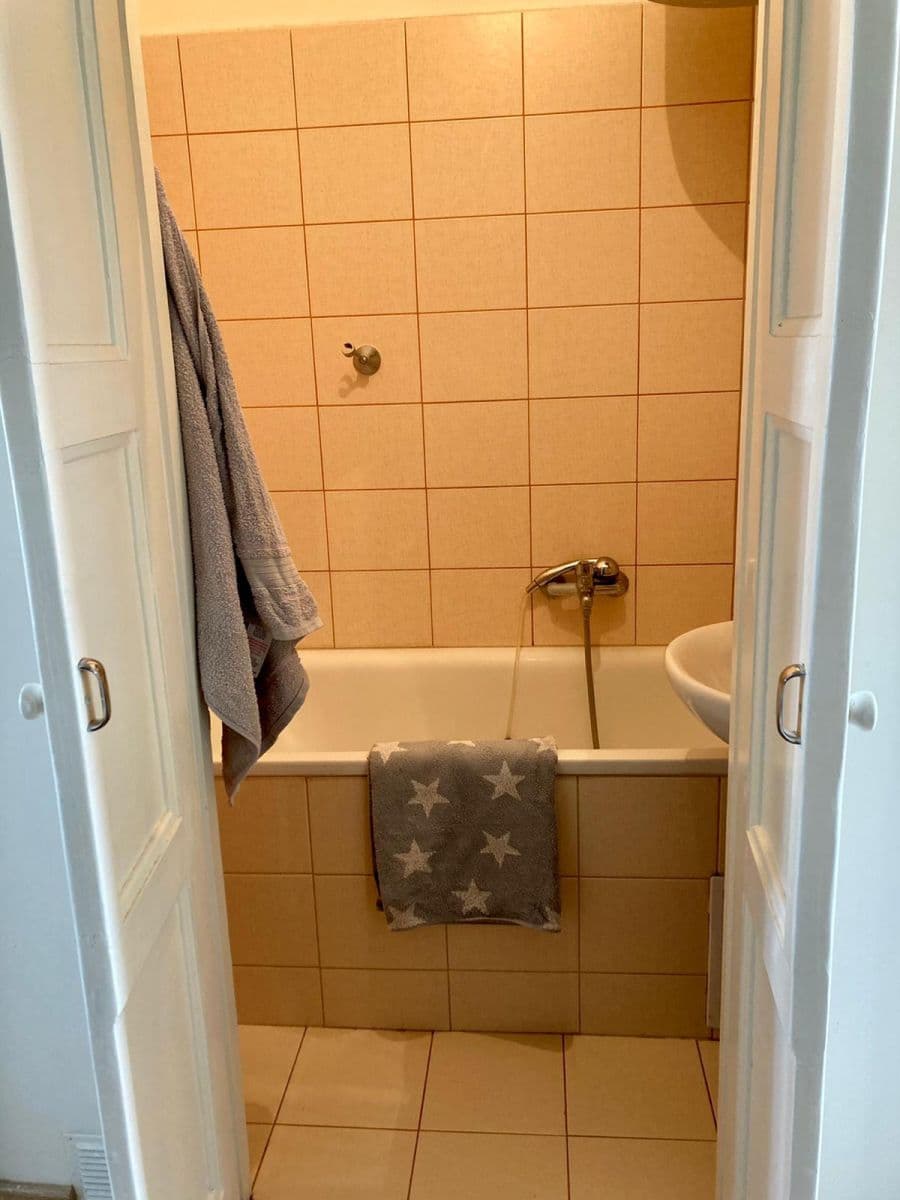 flat to rent, 51 m², Budečská, Prague, Prague