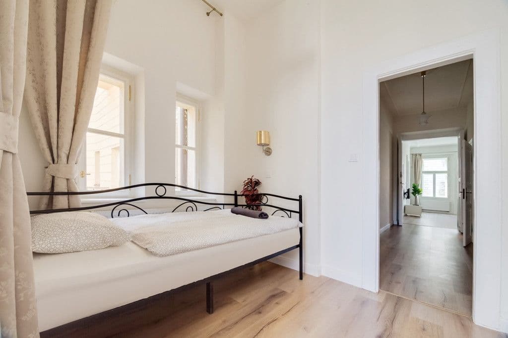 flat to rent, 103 m², Křižovnická, Prague, Prague