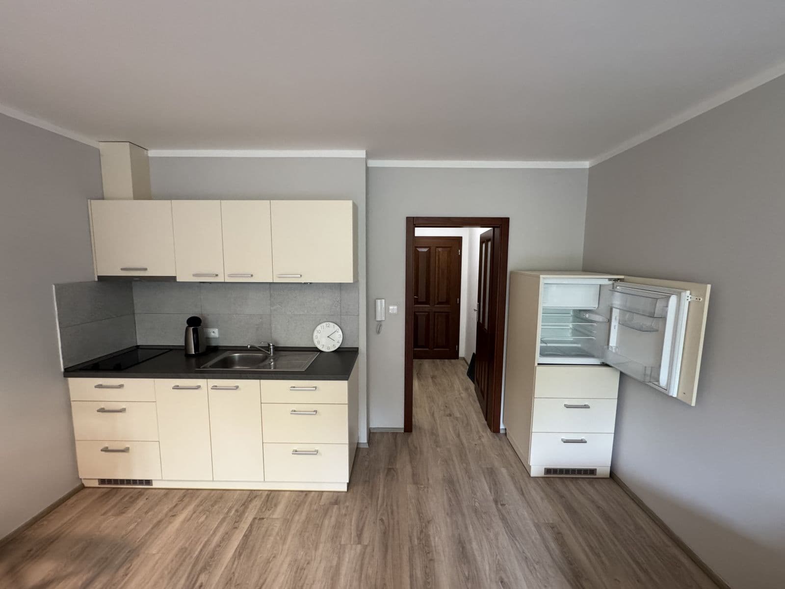 flat to rent, 33 m², Brázdim, Středočeský Region