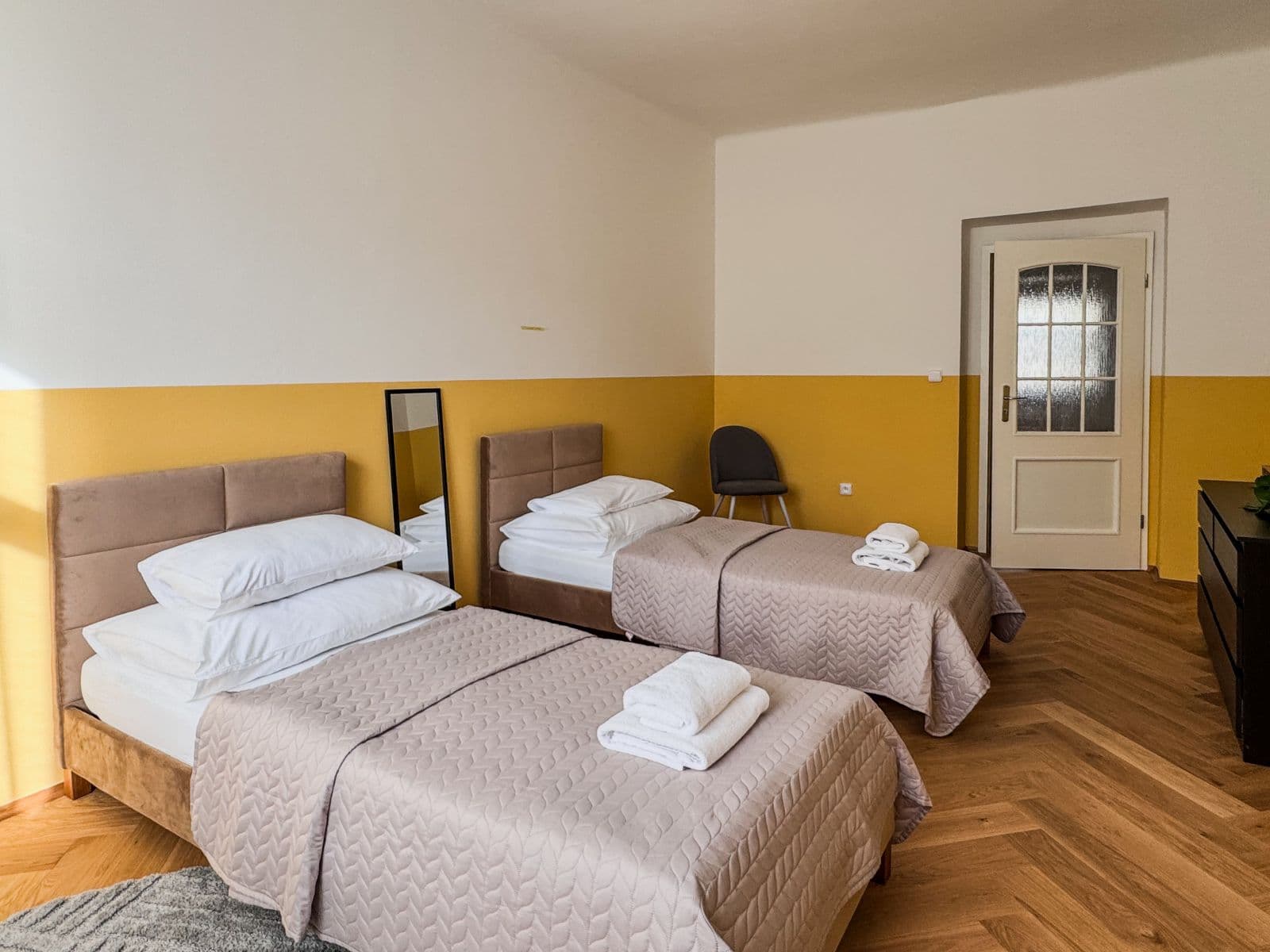 flat to rent, 120 m², Šmilovského, Prague, Prague