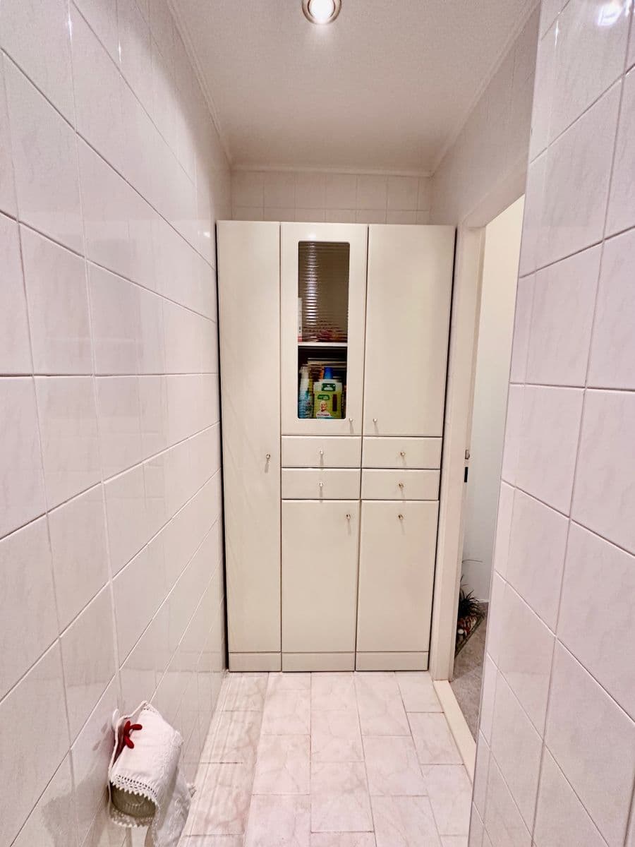 flat to rent, 72 m², Mimoňská, Prague, Prague