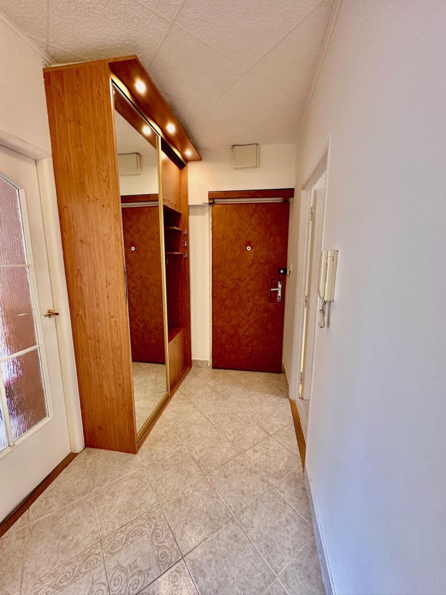 flat to rent, 72 m², Mimoňská, Prague, Prague