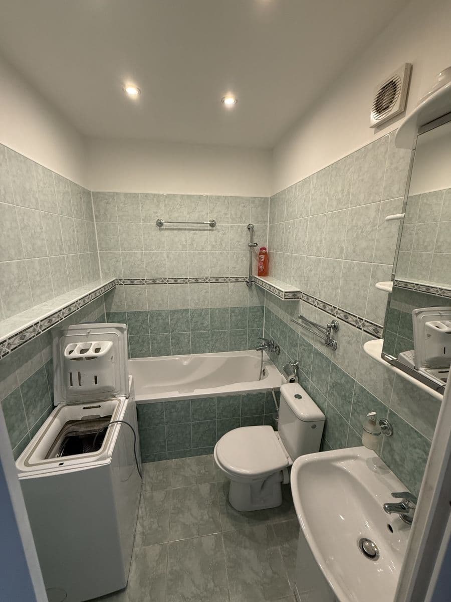 flat to rent, 29 m², Šustekova , č.p., Petržalka, Bratislavský Region