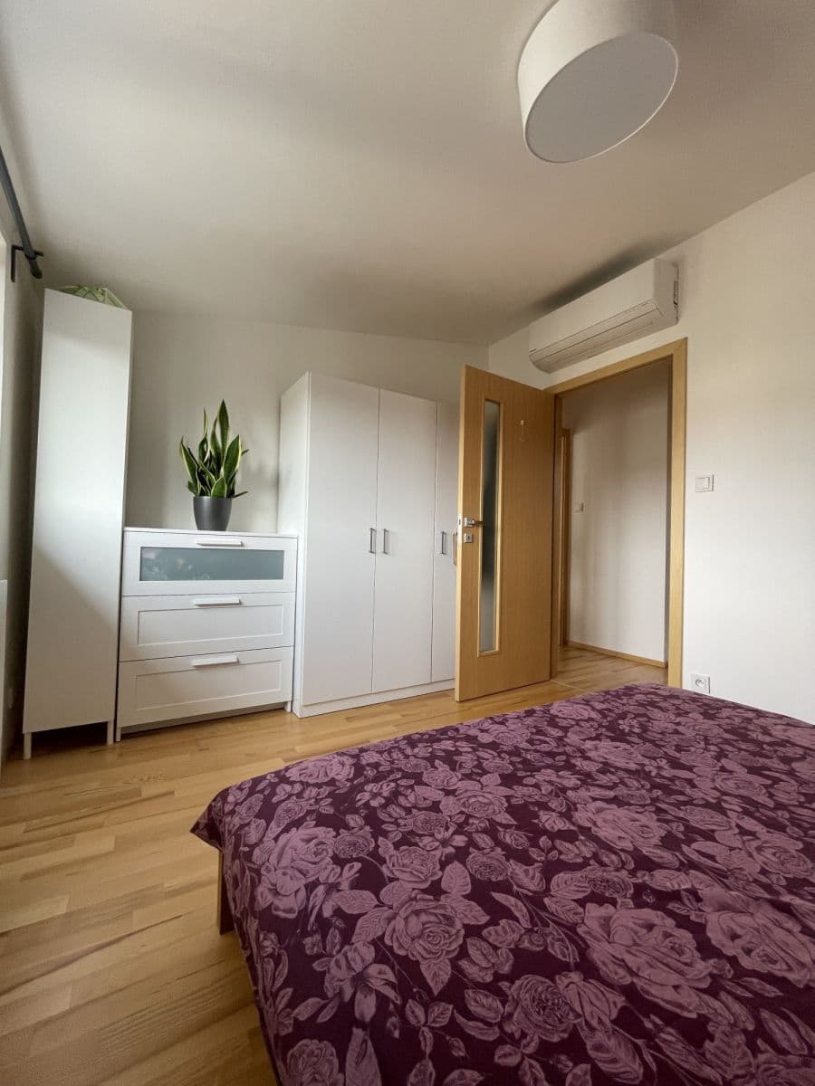 flat to rent, 60 m², Národní obrany, Prague, Prague