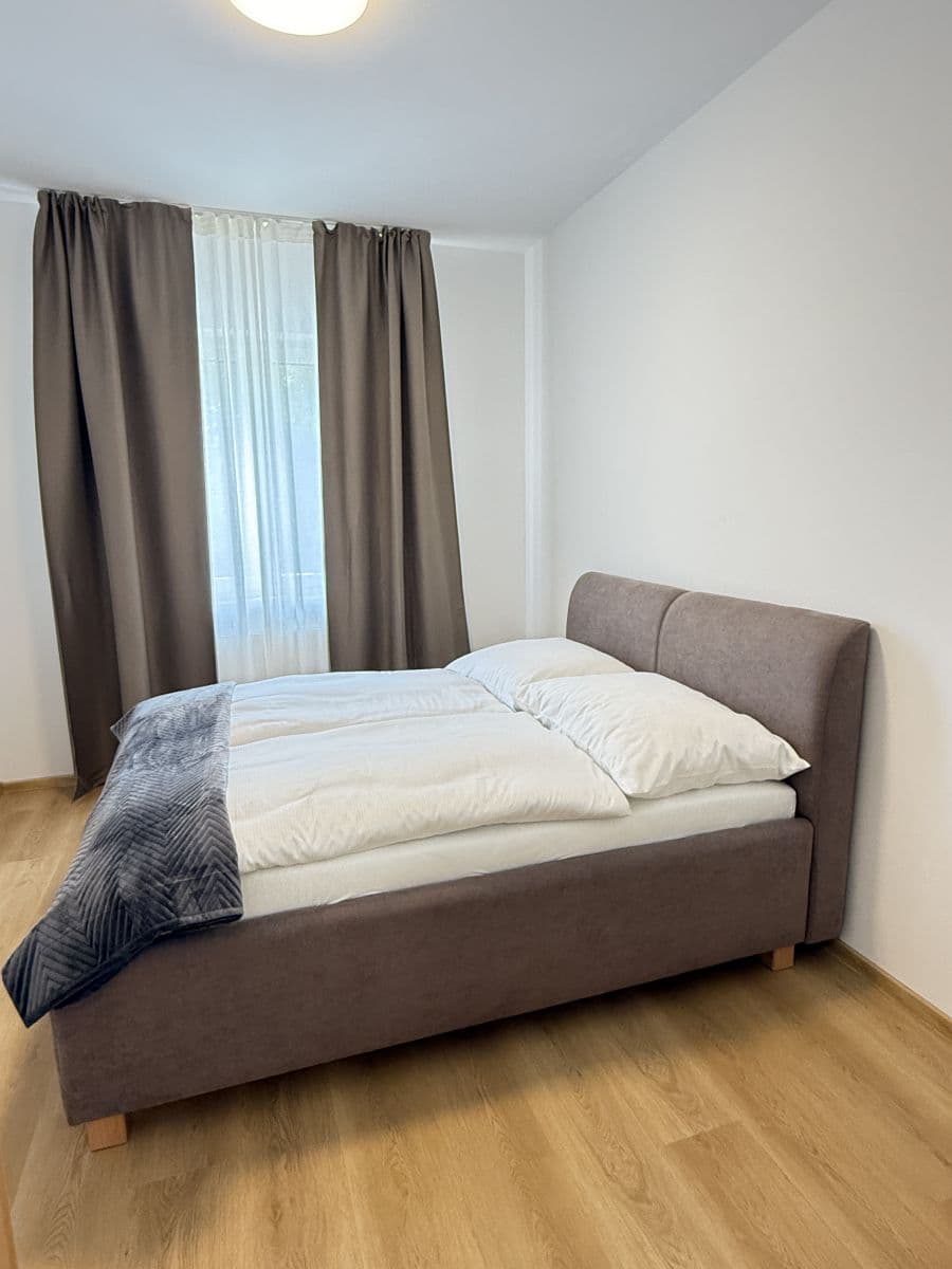 flat to rent, 44 m², Zbraslavská, Prague, Prague