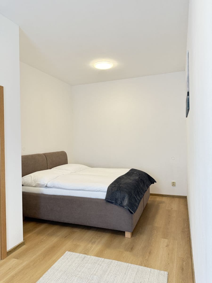 flat to rent, 53 m², Zbraslavská, Prague, Prague
